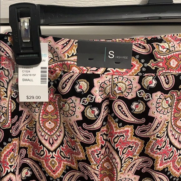 Maurice’s Paisley Print Wrap Skirt - Picture 4 of 5